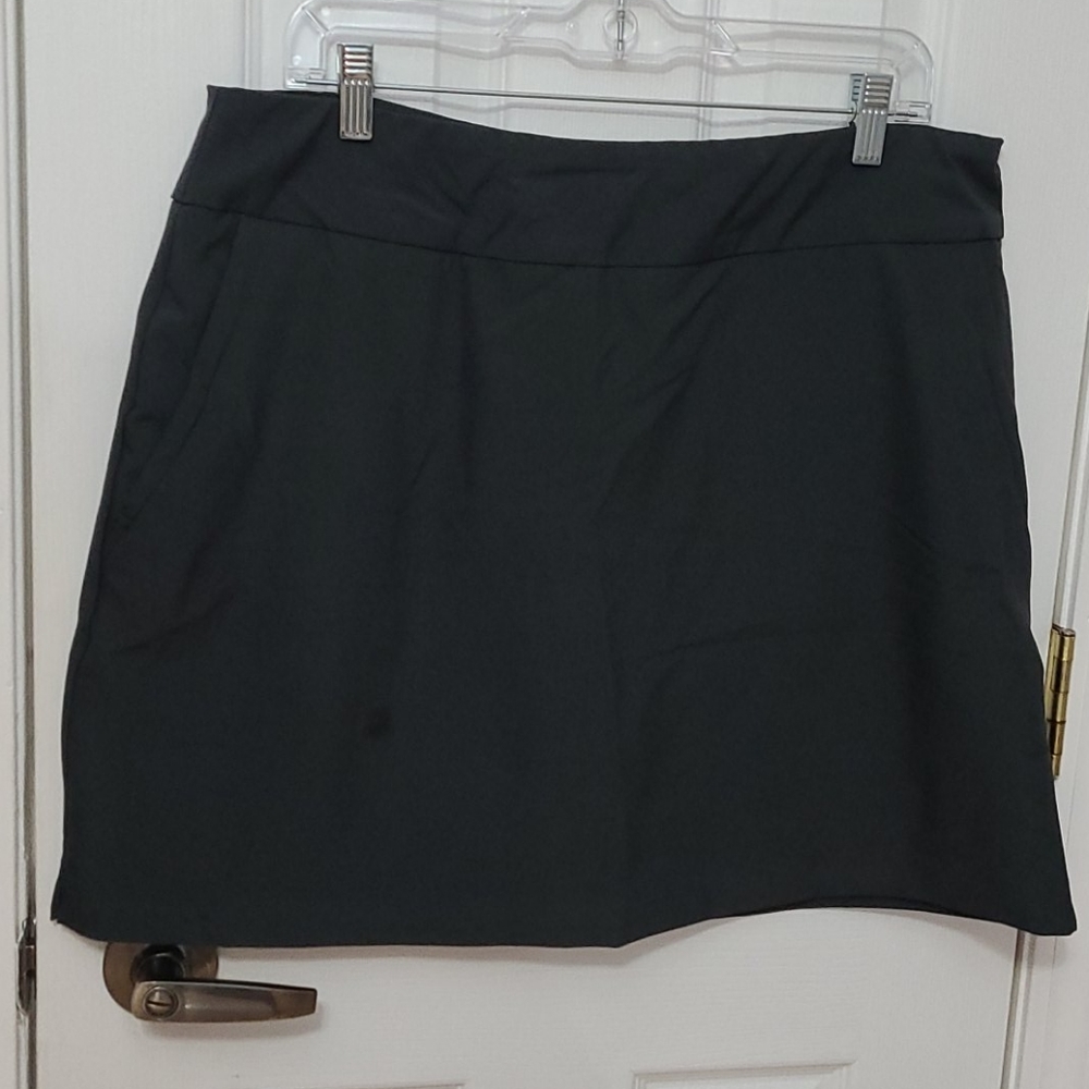 Tail golf skort size 14